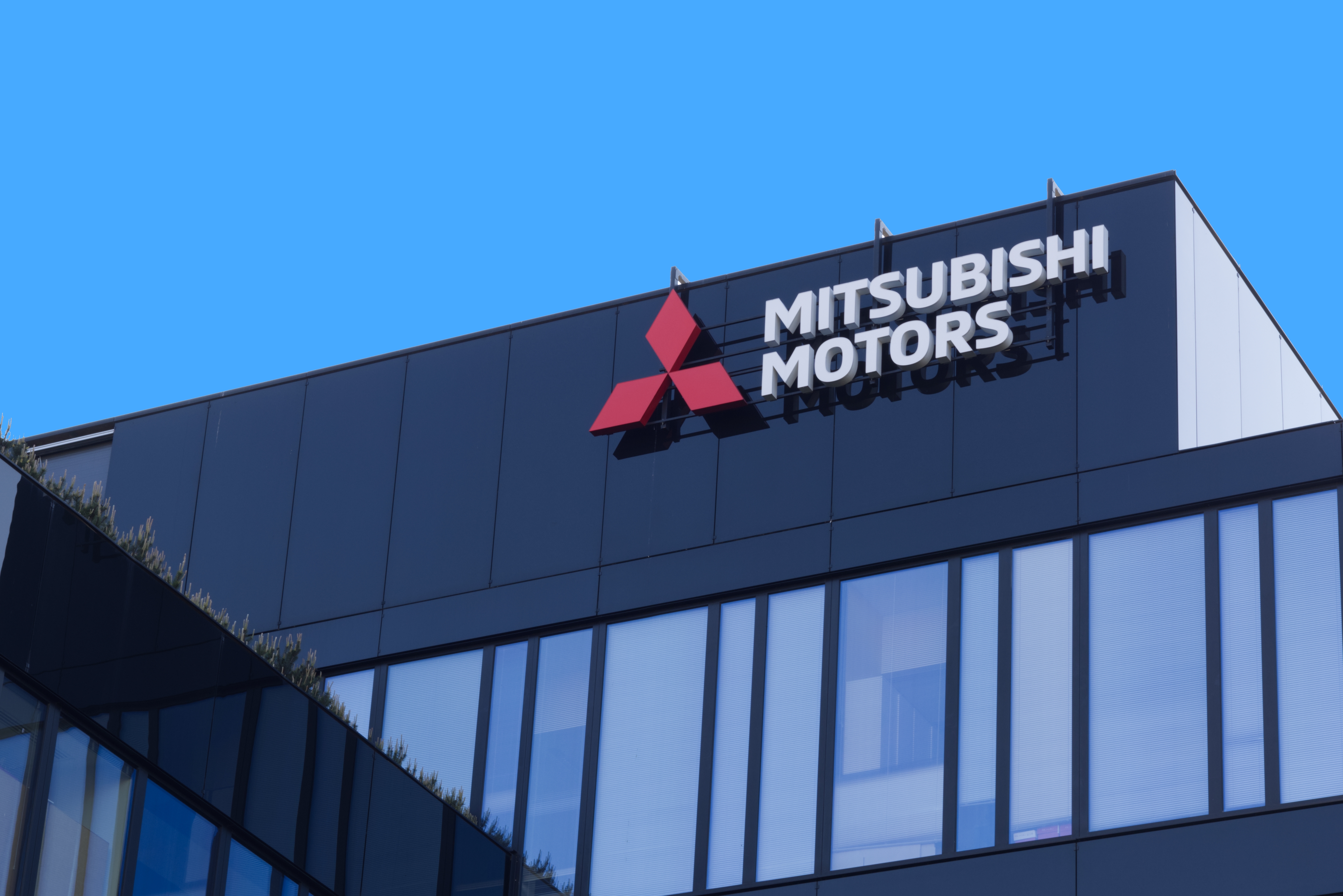 Mitsubishi está dedicada a producir SUVs.