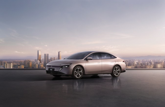Nissan N6 llega con nuevo sistema híbrido.