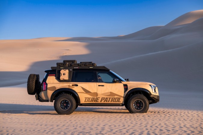 Nissan Dune Patrol está modificada para la aventura.
