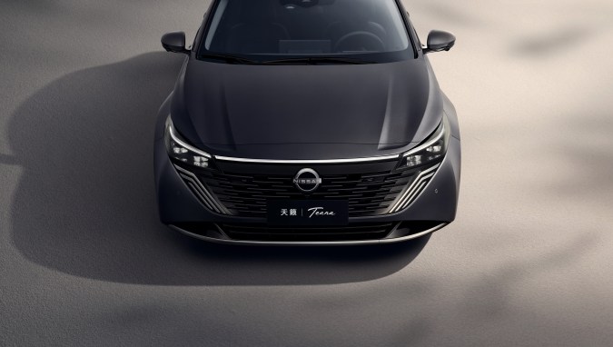 Nissan Teana 2026 tiene un nuevo sistema de cabina inteligente.