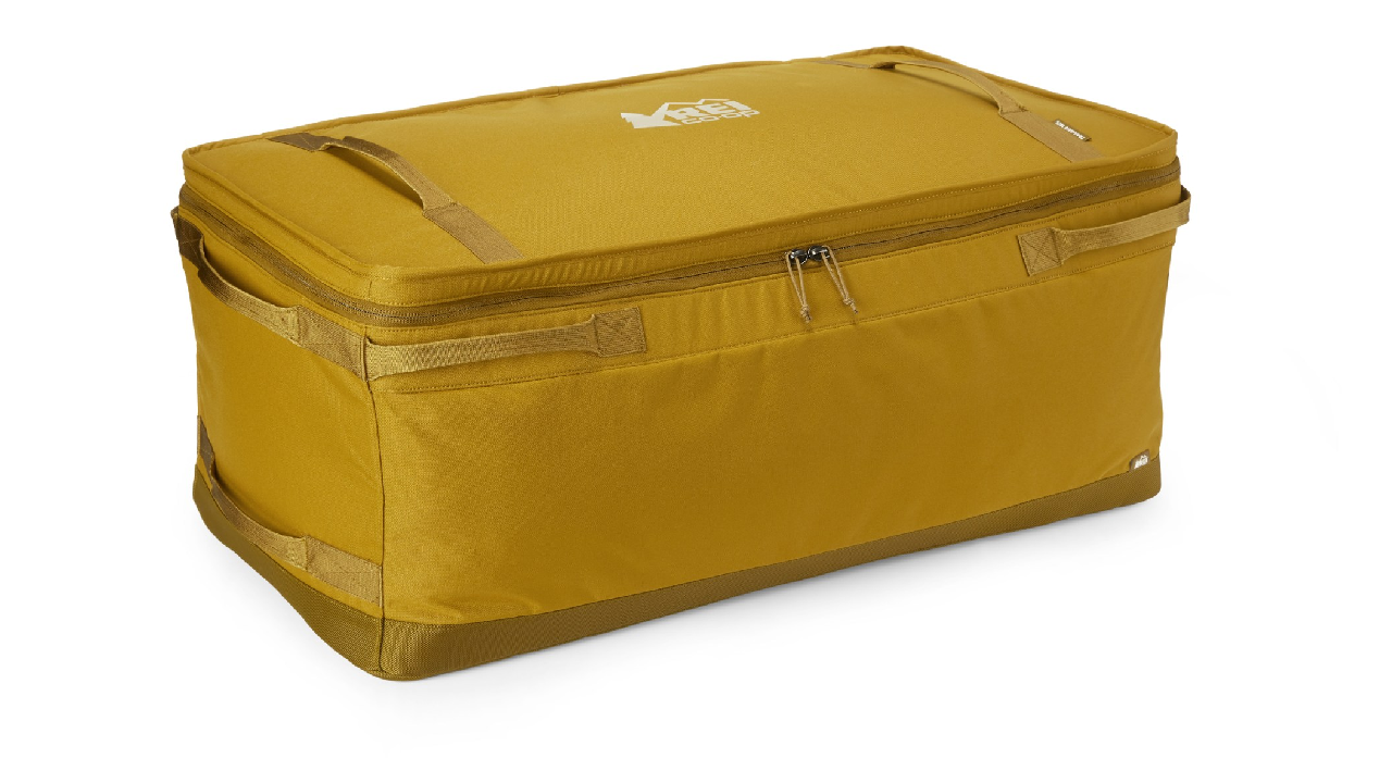 Organizador de baúl Trailgate Gear Bin de REI Co-op tiene materiales resistentes.
