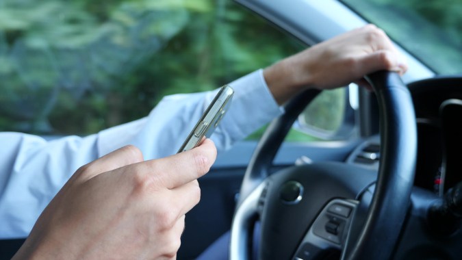 uso del teléfono al volante