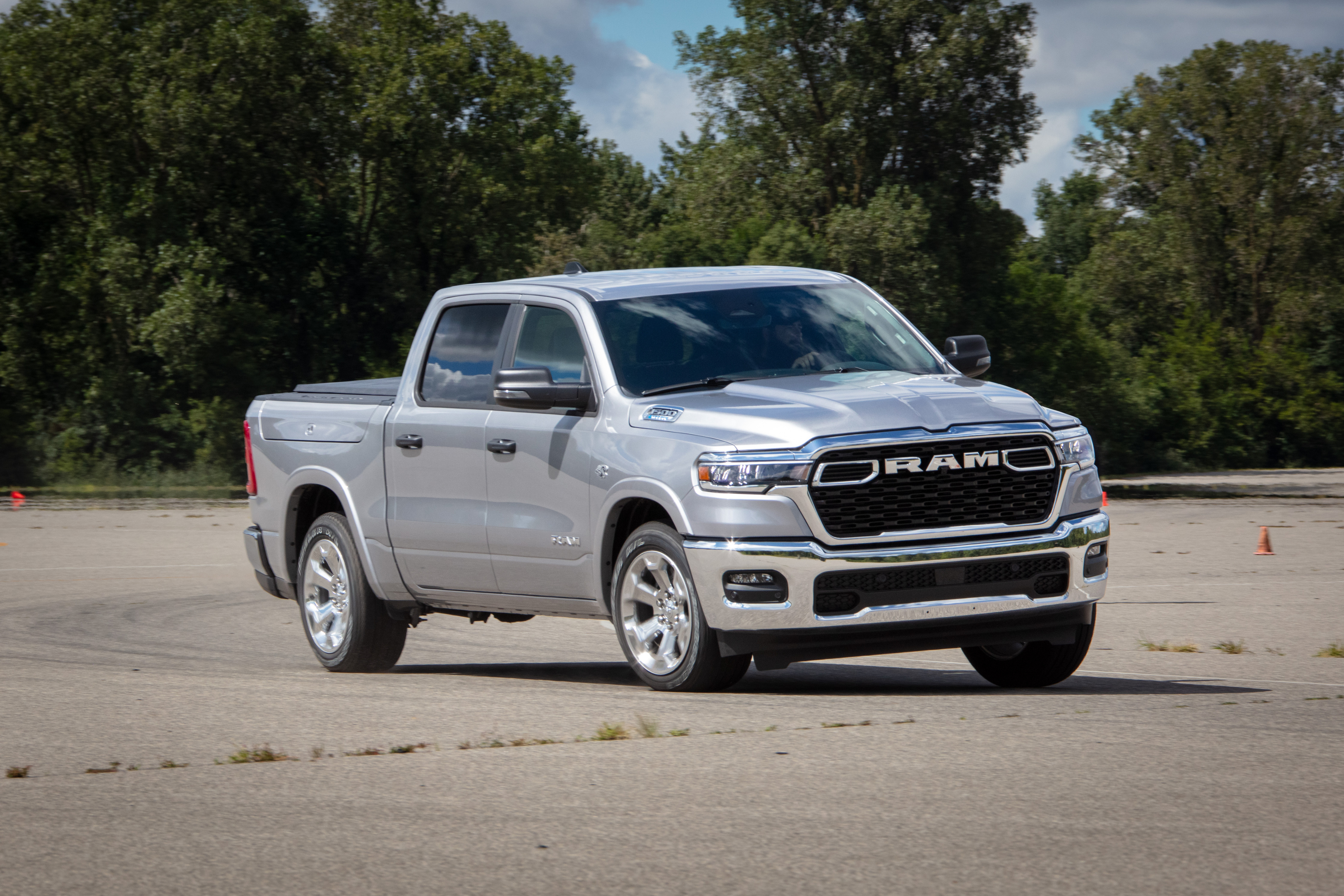 Ram 1500 Hemi V8 2026 logra nuevos paquetes de personalización.