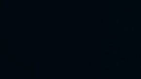 Palanca de cambios de carro manual y tacómetro.