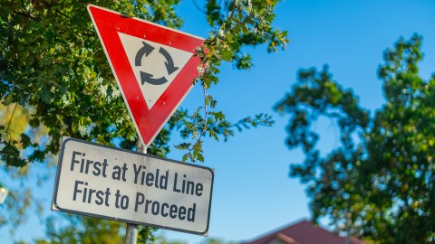 señales de tránsito confusas