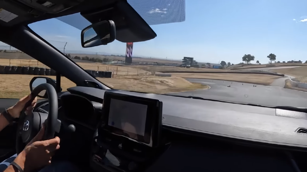 Toyota GR Corolla 2026 en Sonoma.