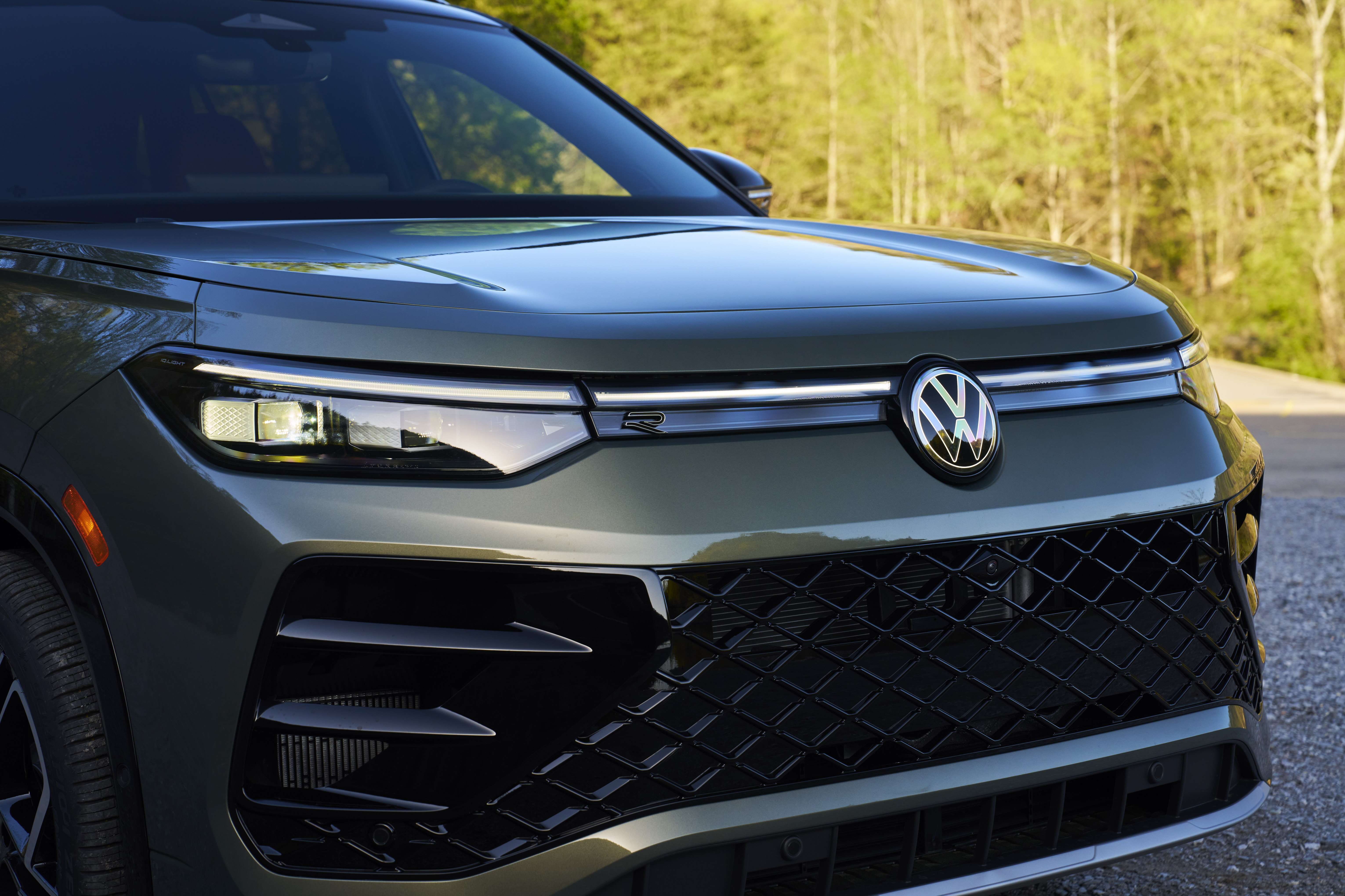 Volkswagen Tiguan SEL R-Line Turbo 2026 tiene un diseño moderno.