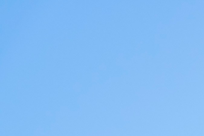 Volkswagen Tiguan SEL R-Line Turbo 2026 tiene un nuevo frontal iluminado.