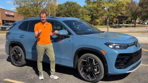 Volkswagen Tiguan SEL R-Line Turbo 2026 comienza en un precio de $45,000 dólares.