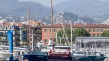 Mercedes 35 CV en el puerto, auto clásico que marcó el nacimiento del automóvil moderno hace 125 años.