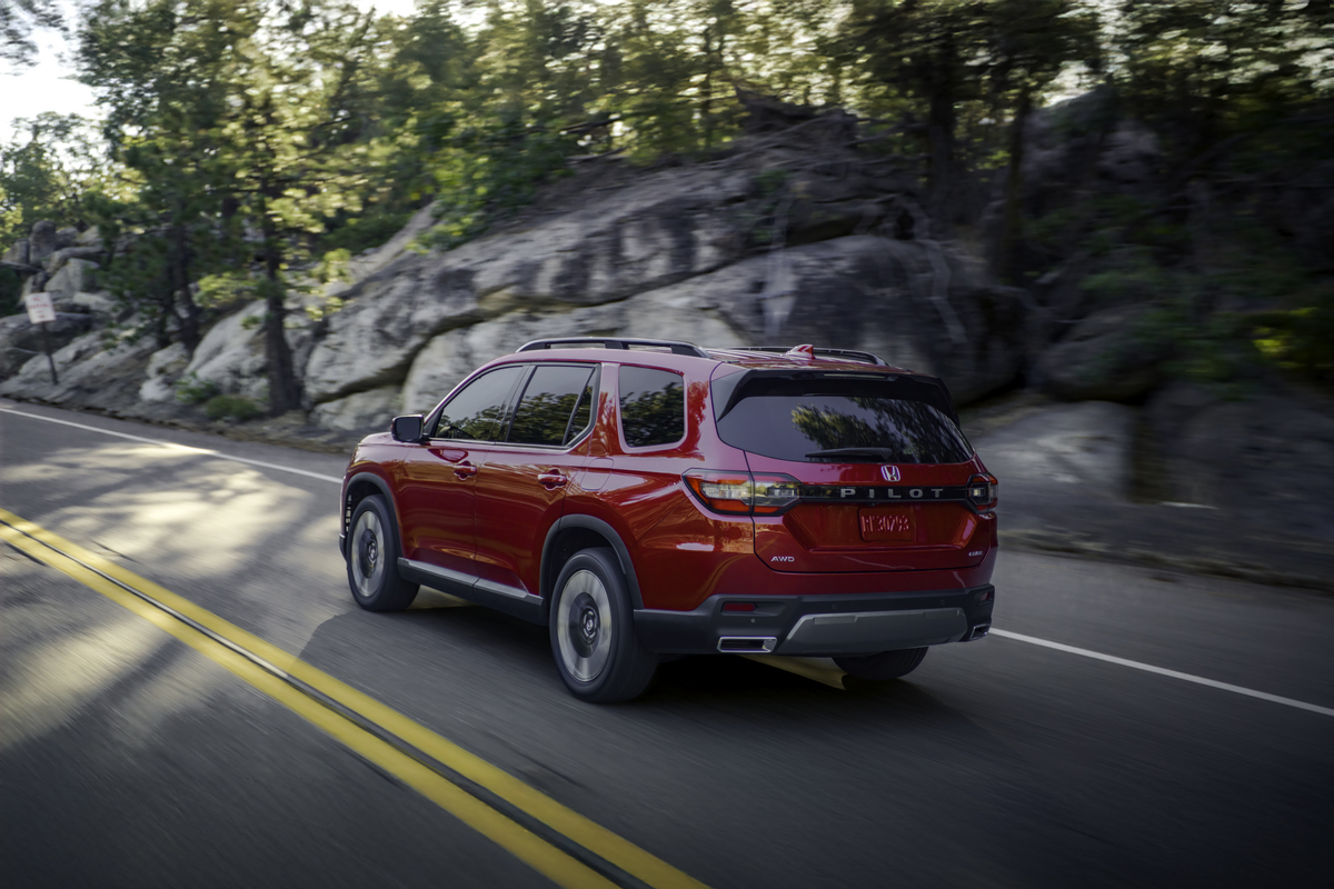 Honda Pilot 2026 se renueva estéticamente.