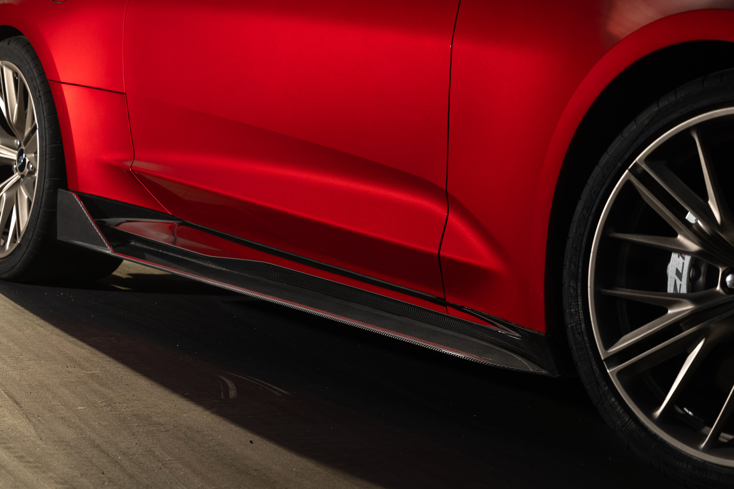 Chevrolet Camaro ZL1 tiene un paquete performance de fibra de carbono.