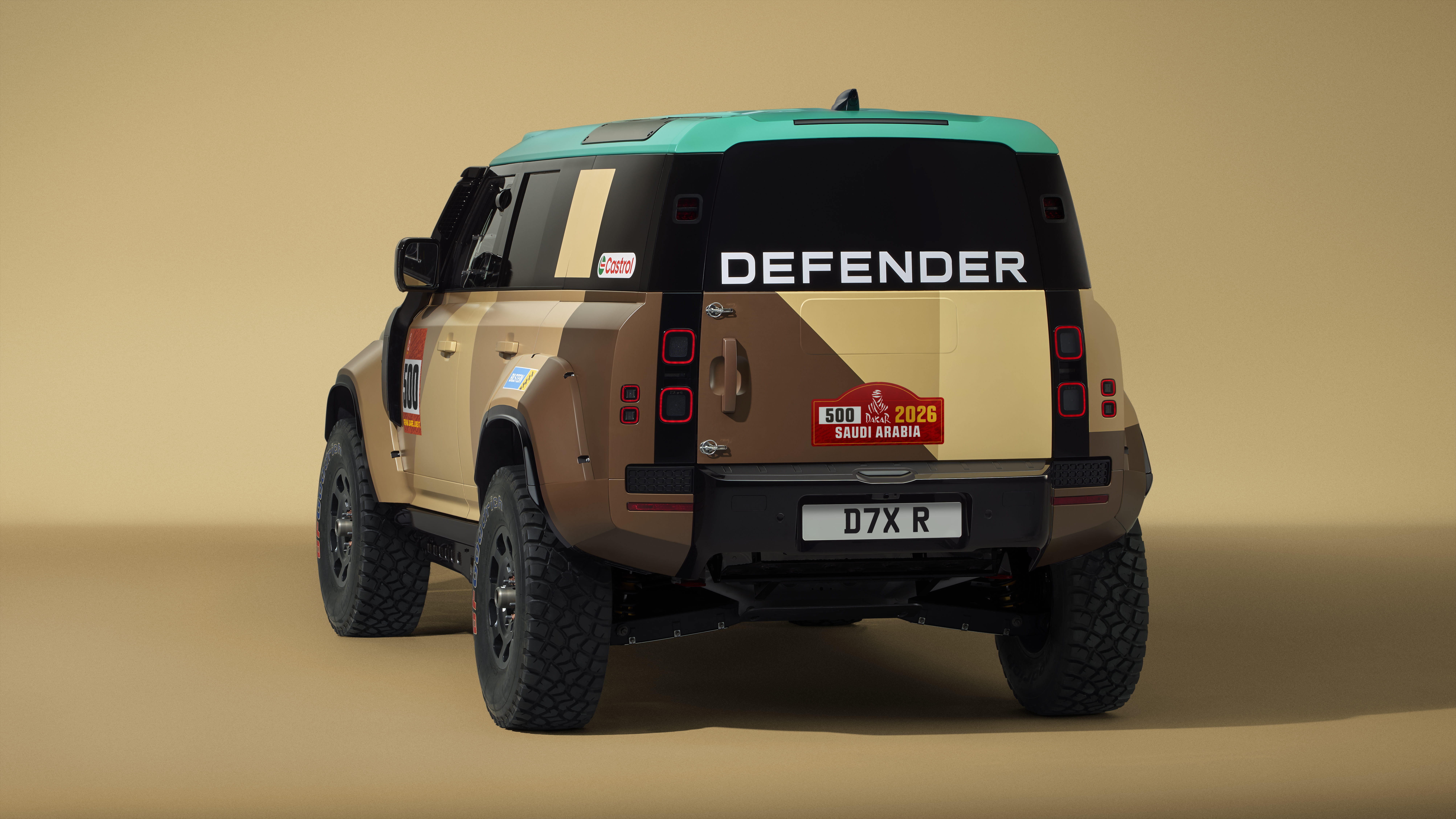 Land Rover Defender Dakar D7X-R 2026 tiene un acabado inspirado en los elementos del desierto.