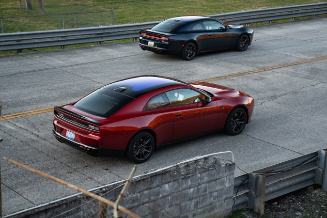 Dodge Charger Scat Pack 2026 tiene ADN para correr en cuarto de milla.