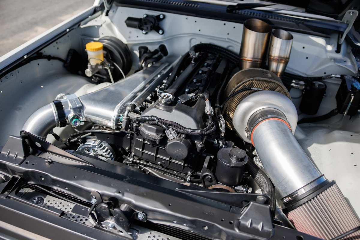 Nissan Patrol Y60 1990 por Forsberg Racing tiene un poderoso motor que genera 1,000 caballos de fuerza.