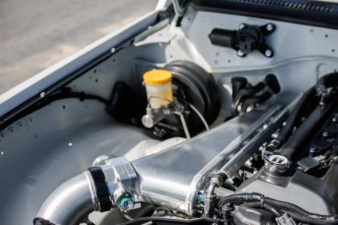 Nissan Patrol Y60 1990 por Forsberg Racing tiene un poderoso motor que genera 1,000 caballos de fuerza.