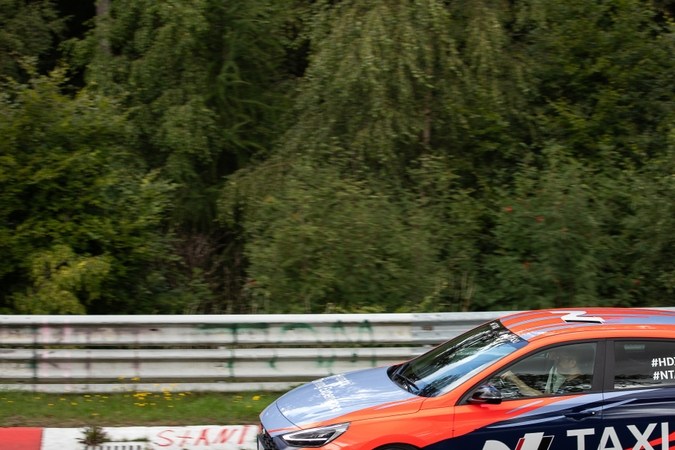 Hyundai N Taxi en la pista. Nurburgring, Alemania. 5 de agosto de 2023.