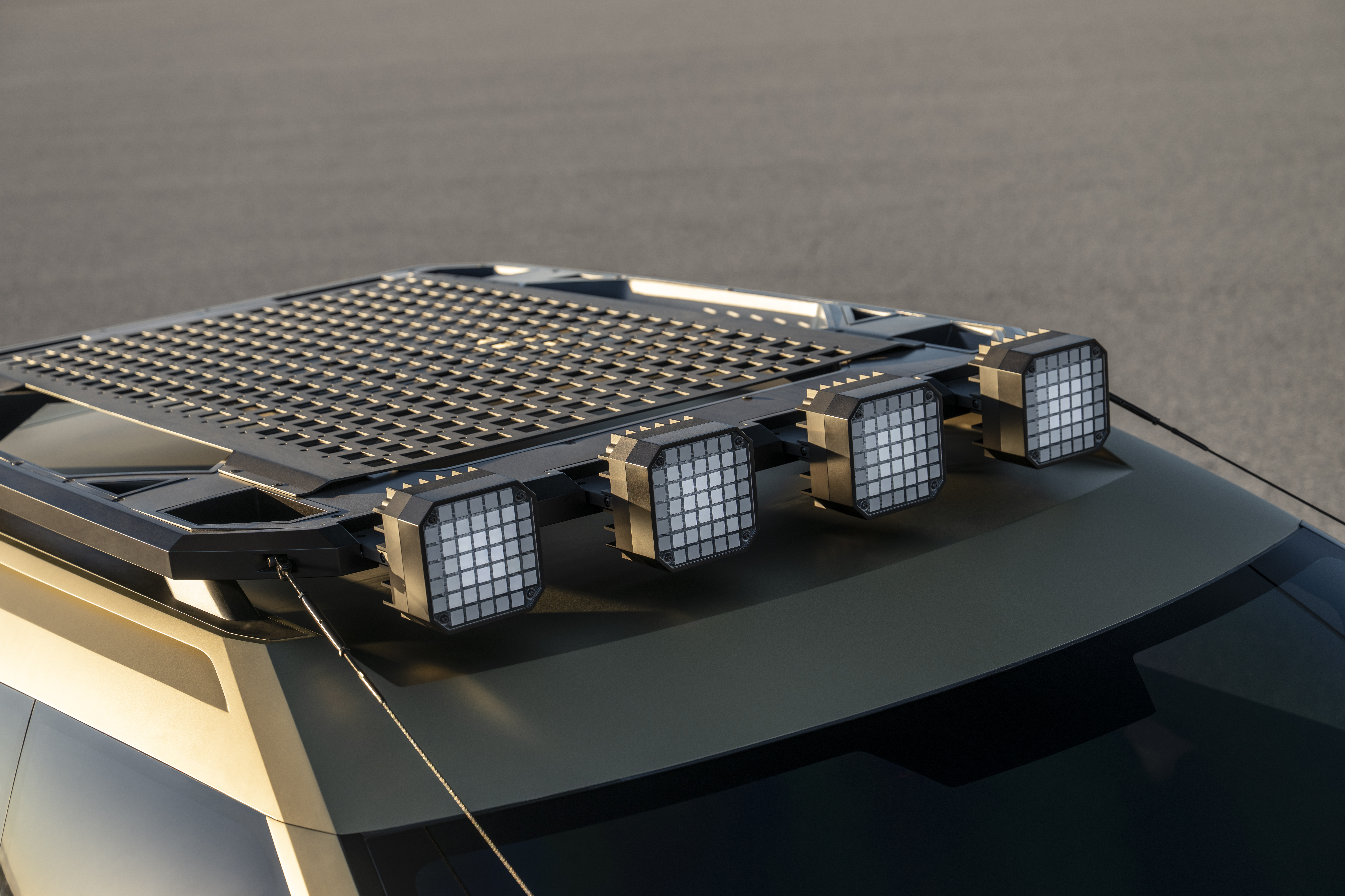 Hyundai Crater Concept tiene un techo con una lámina para luces y equipaje.