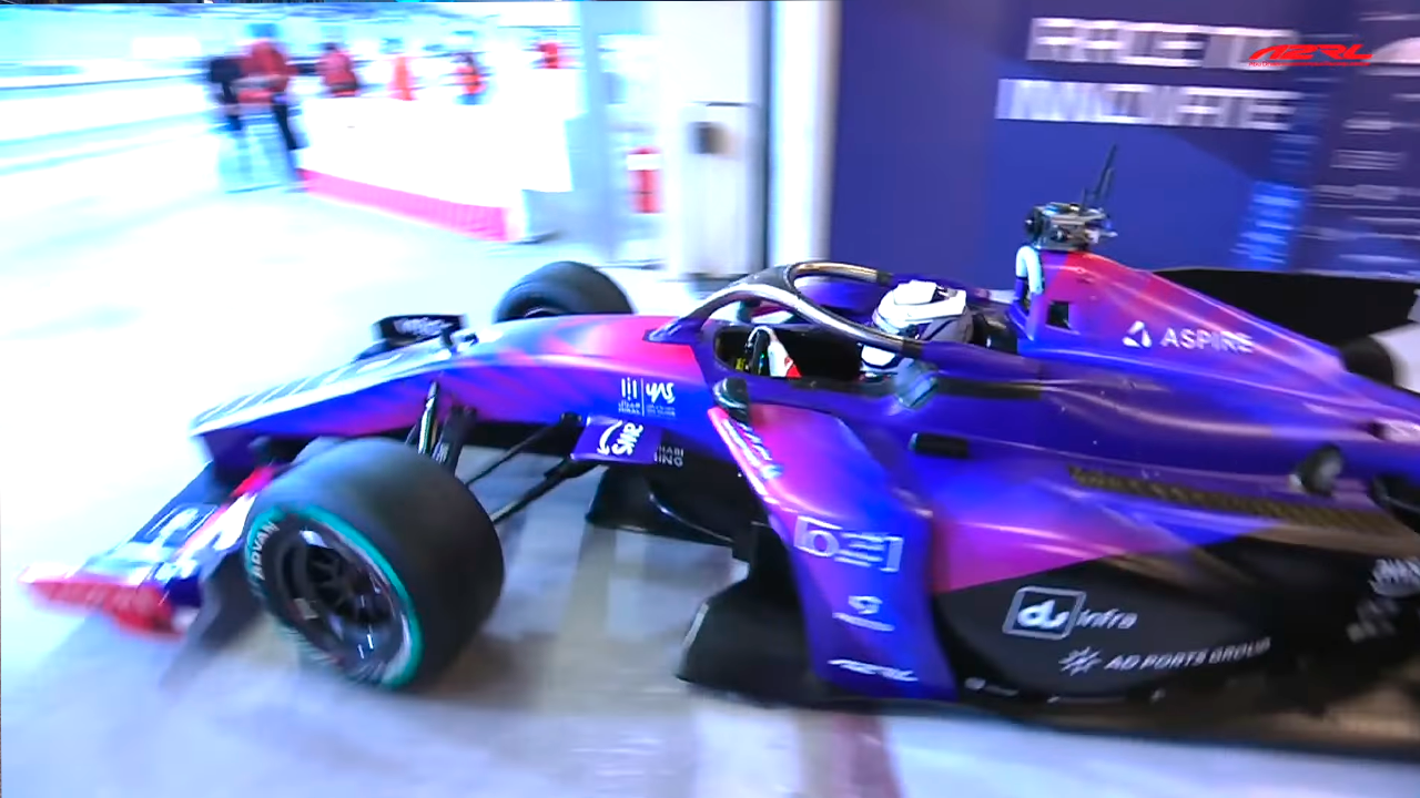 Daniil Kvyat, expiloto de F1, perdió contra un monoplaza de la IA.