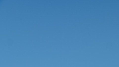 BMW M340i 50 Jahre Edition color azul, vista lateral, celebrando 50 años del Serie 3 con diseño deportivo y elegante.