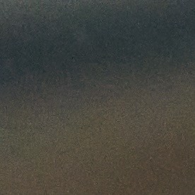 Mano del cliente sosteniendo el teléfono móvil para abrir la puerta del automóvil. Servicio de coche compartido o concepto de alquiler.