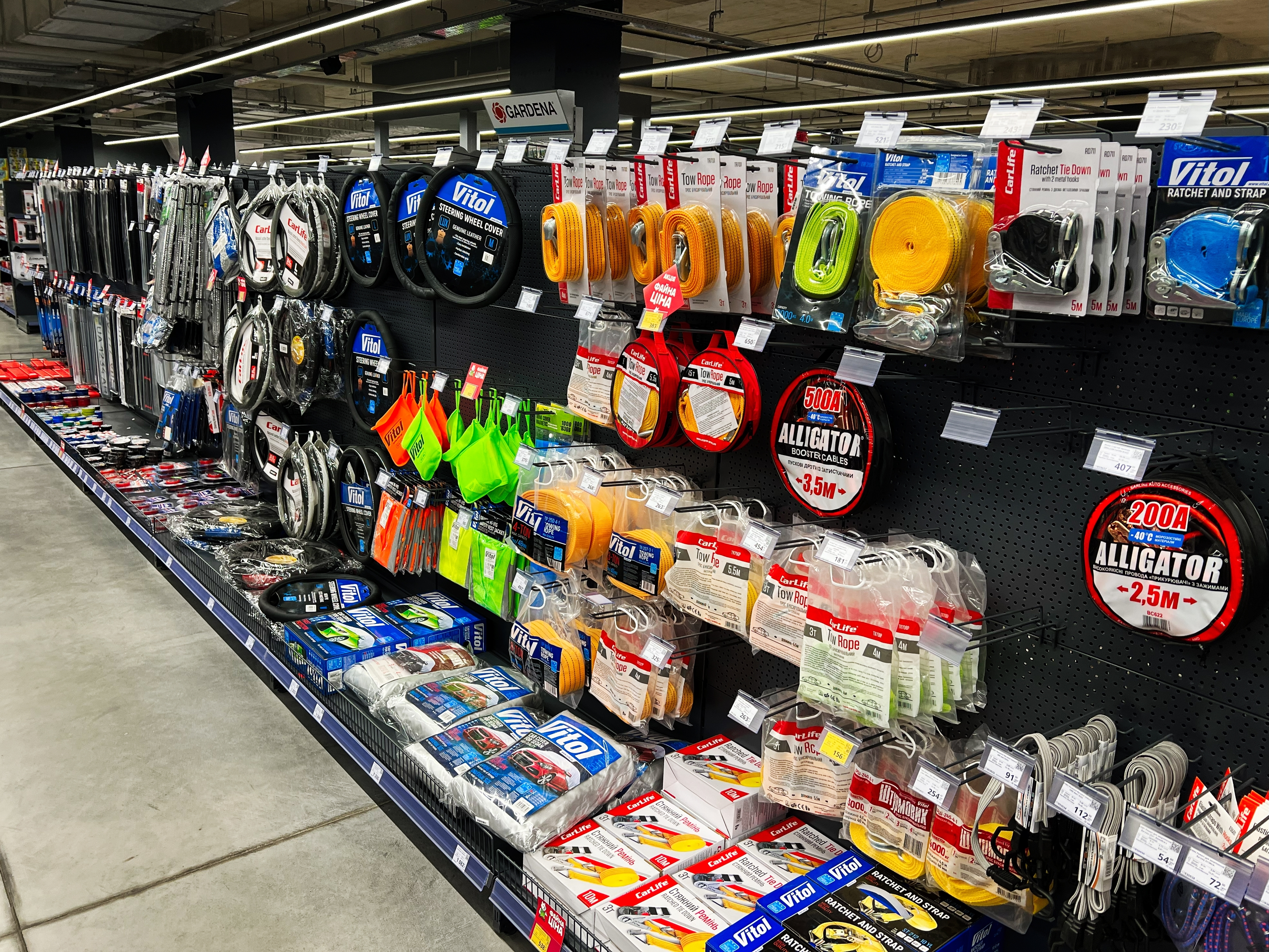 Muchos accesorios de autos son costosos.