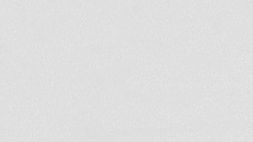 Coches alrededor de la puerta lateral de la cabina trasera de coches blancos con arañazos rascan la pintura