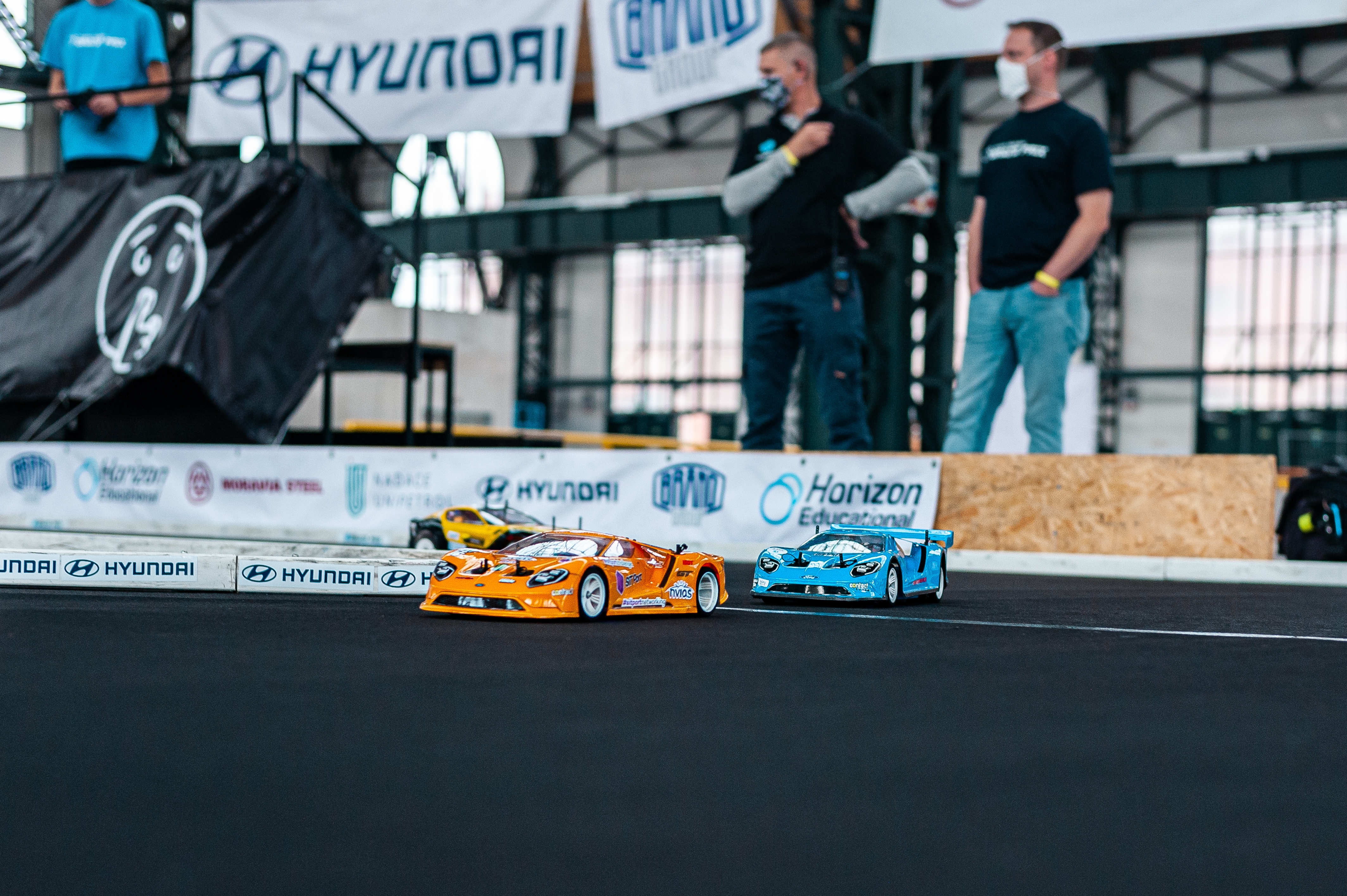 Muchos autos RC están pensados para competir.