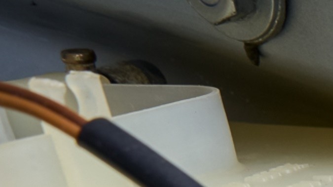 Los códigos de pintura de los autos están en varias zonas.