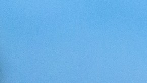 Consola de coche, esperando en un atasco de tráfico en el crepúsculo