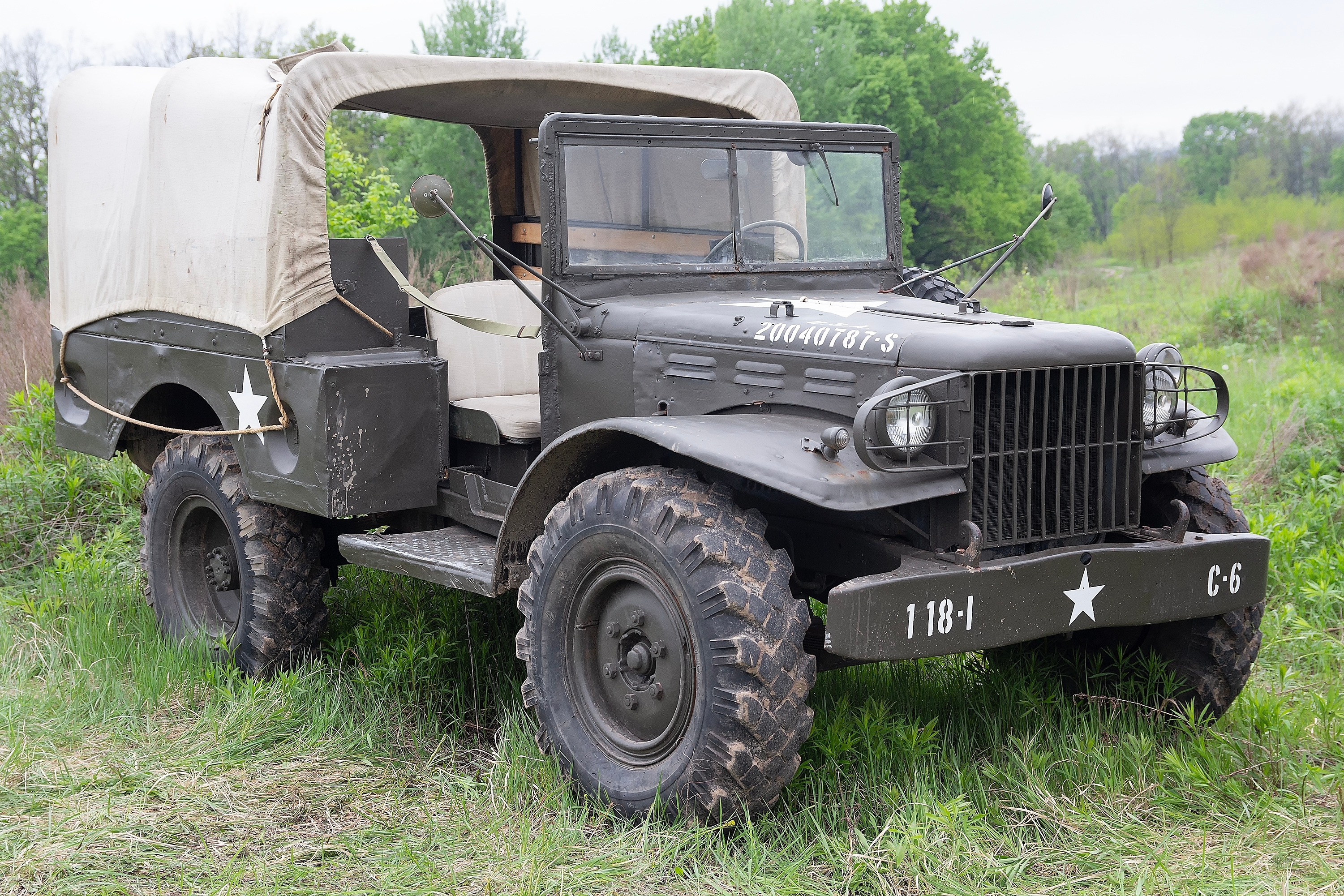 Dodge fabricó varios vehículos de uso militar para transporte y carga.