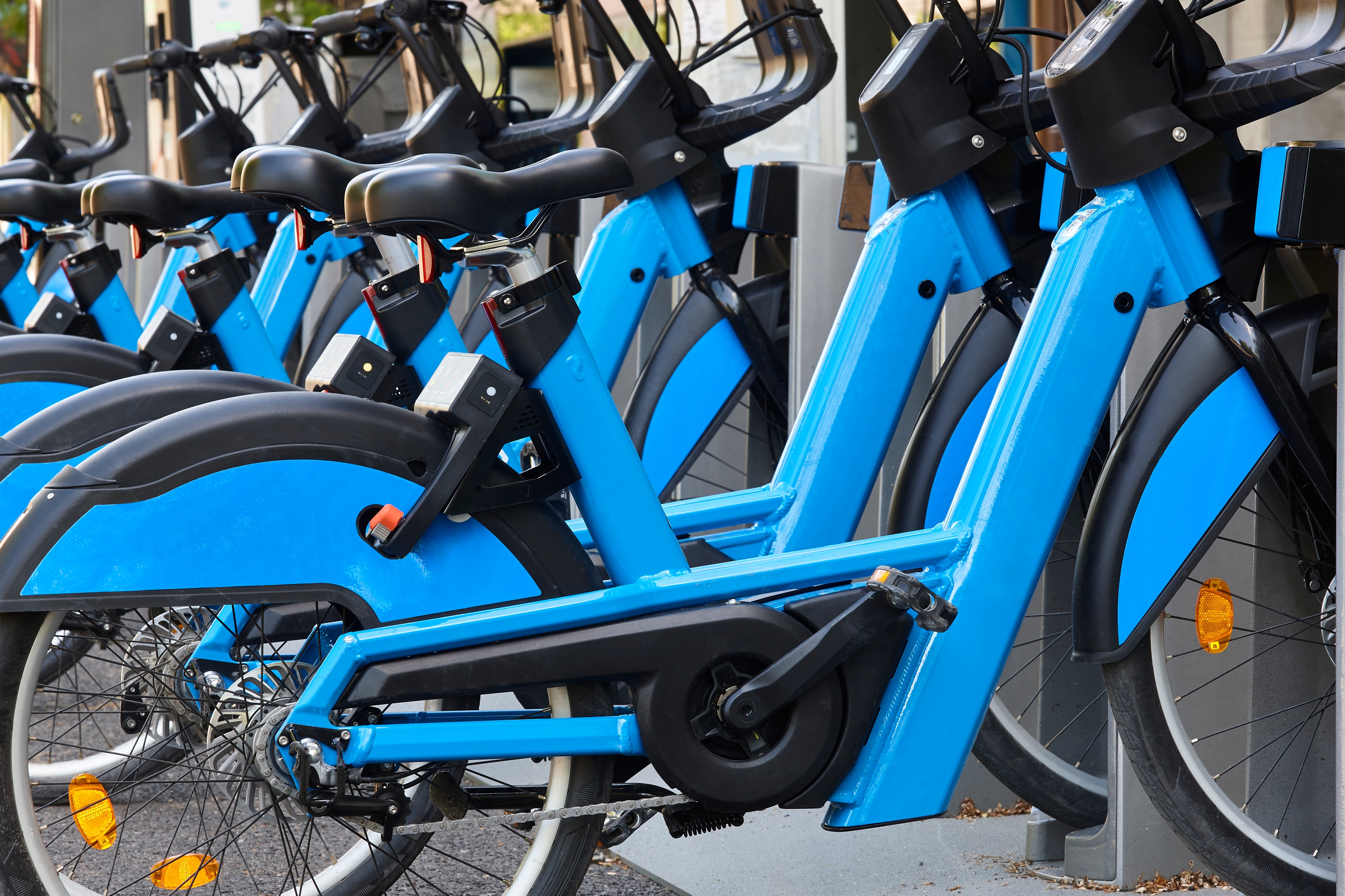 bicicletas y scooters eléctricos