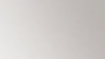 Cinturón de seguridad mal ajustado causando efecto submarino en un choque.