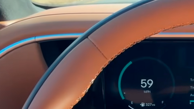 Hyundai Palisade Hybrid 2026 tiene varios sistemas de conducción.