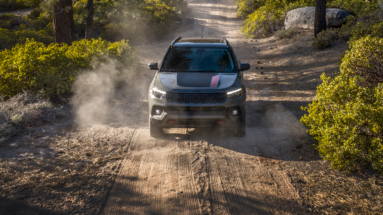 Jeep Compass 2026 mantiene la misma actitud todoterreno con su versión Trailhawk.