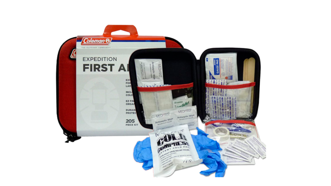 Botiquín de primeros auxilios Coleman de 205 piezas es bastante completo.