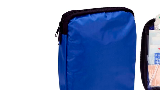 Botiquín de primeros auxilios multiusos de 299 piezas First Aid Only tiene un gran precio.