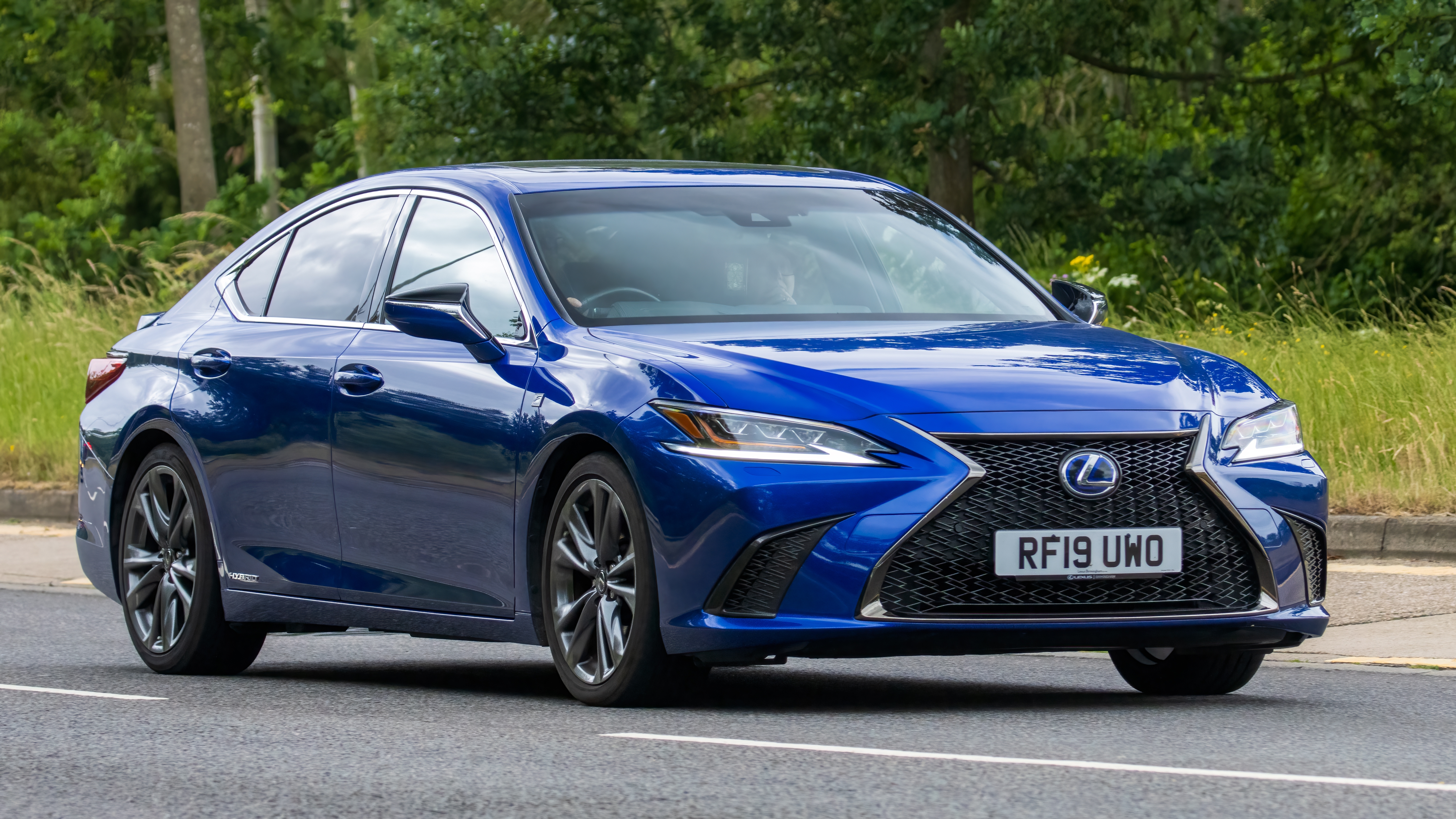 Lexus ES destaca por su buena calidad en construcción.