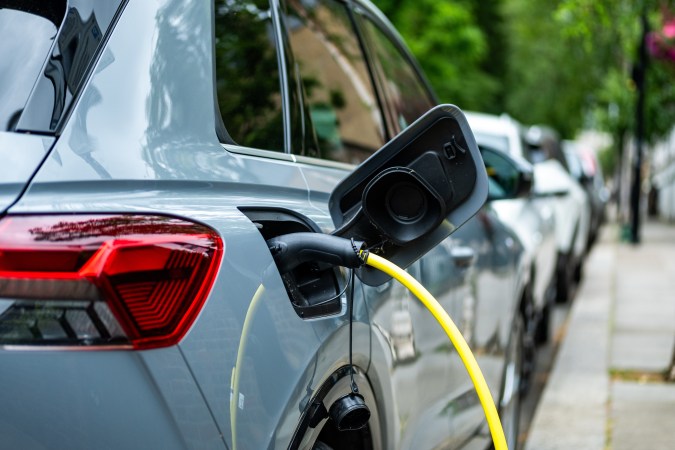 carga pública de autos eléctricos