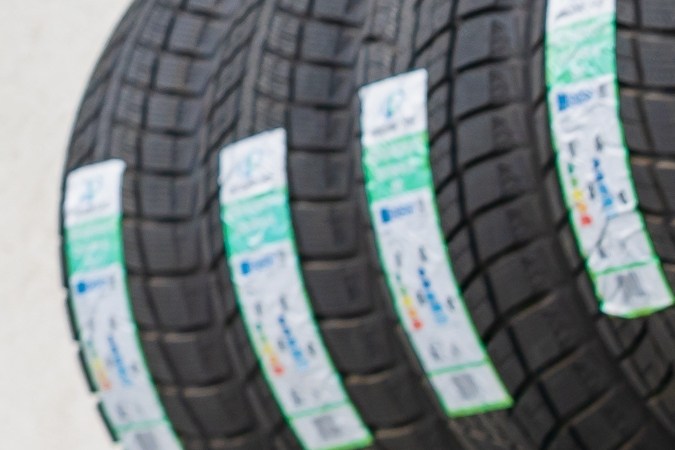 Los neumáticos baratos no tienen mucha resistencia.