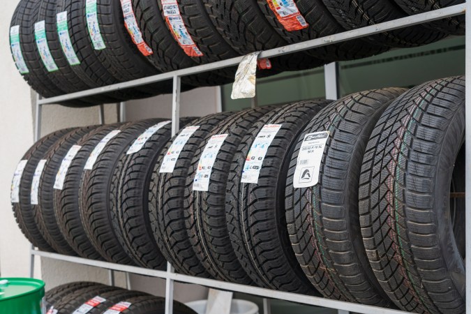 Los neumáticos baratos no tienen mucha resistencia.