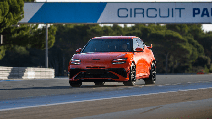 Genesis GV60 Magma llega como la punta de lanza de la línea Magma.