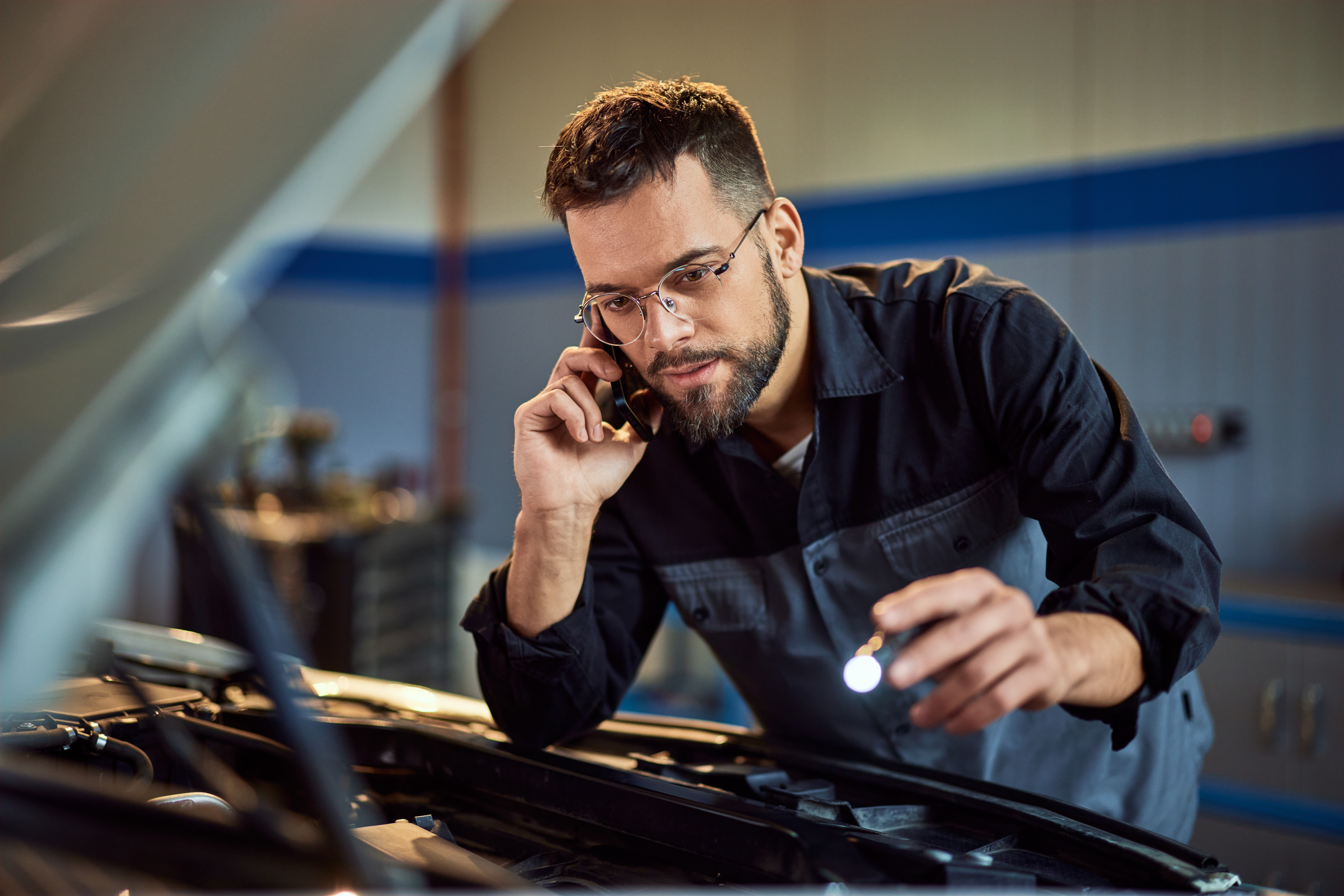 revisión del auto después de lluvias