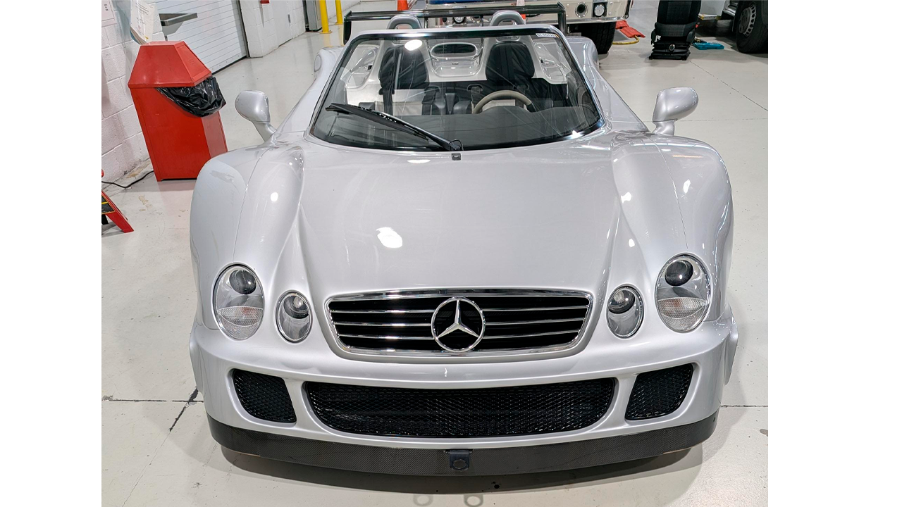 Mercedes-Benz CLK GTR Roadster 2022 tiene un motor V12.