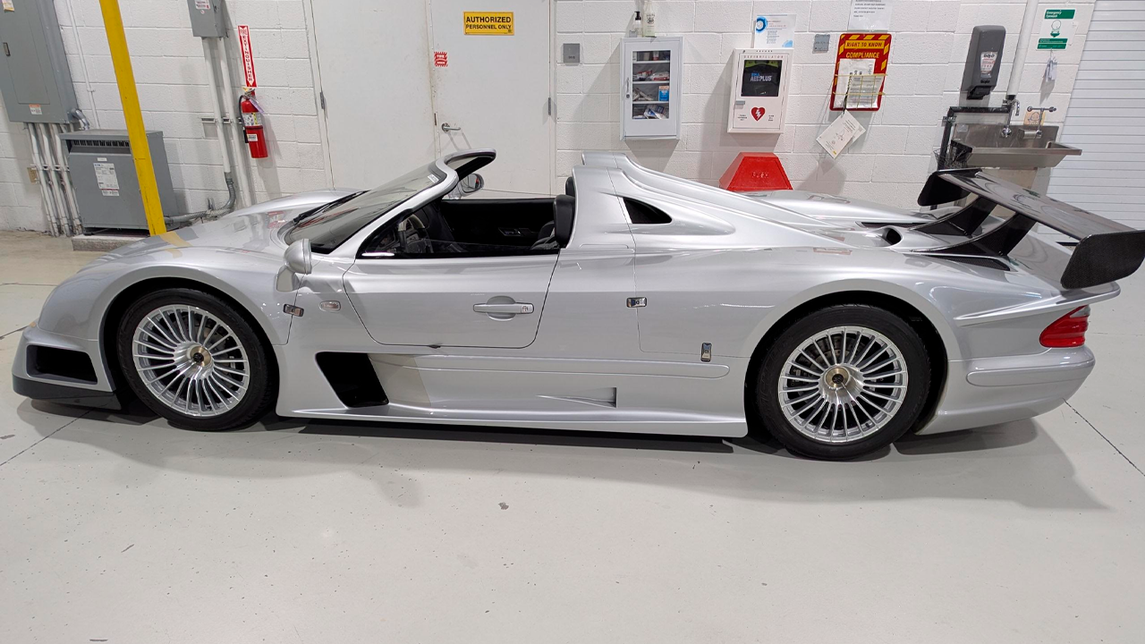 Mercedes-Benz CLK GTR Roadster 2022 perteneció a Ryan Wedding.