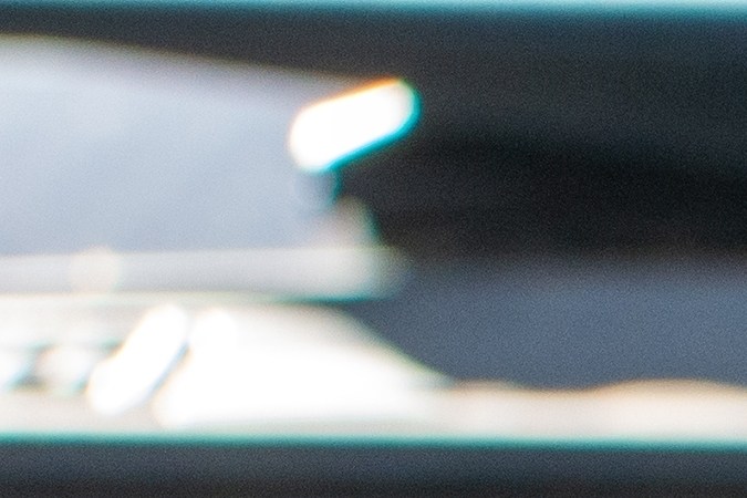 El humo blanco en el motor señala que está sobrecalentado.