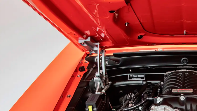 Revology Mustang Boss 429 cuenta con un poderoso motor V8.
