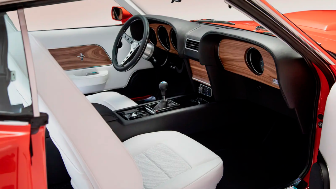 Revology Mustang Boss 429 combina lo retro con lo moderno.