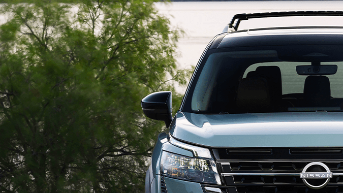 Nissan Pathfinder 2026 tiene detalles estéticos diferentes al 2025.
