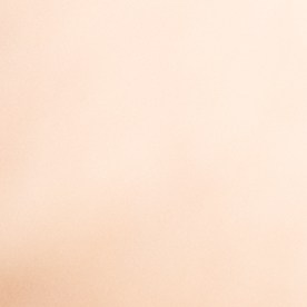 Serie de remenches mecánicos pinchazos neumáticos tubeless. Agua jabonosa aplicada en la zona perforada para comprobar la fuga.